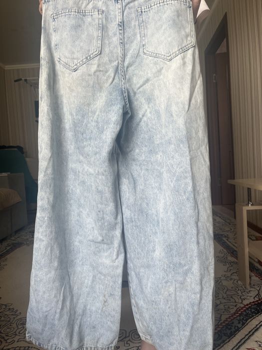 Продам голубые джинсы