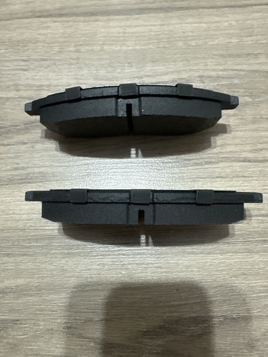 Тормозные колодки , новые.
