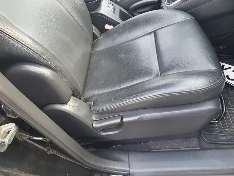 Scaune fata piele cu incalzire bancheta si spatar auto cu 7 locuri Che