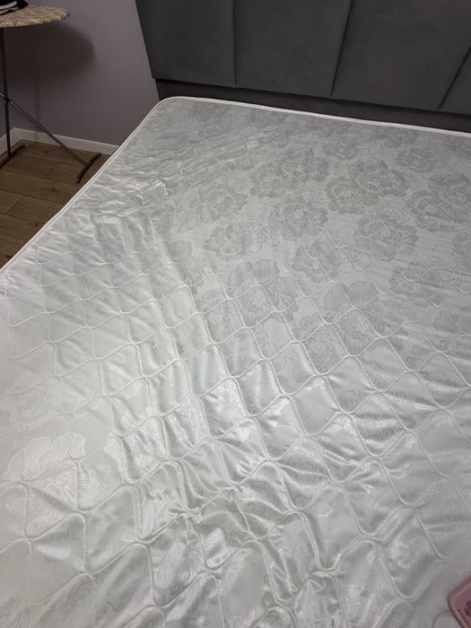 Матрас почти новый