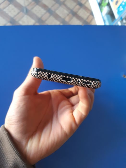 Samsung.  A 31.    64/4