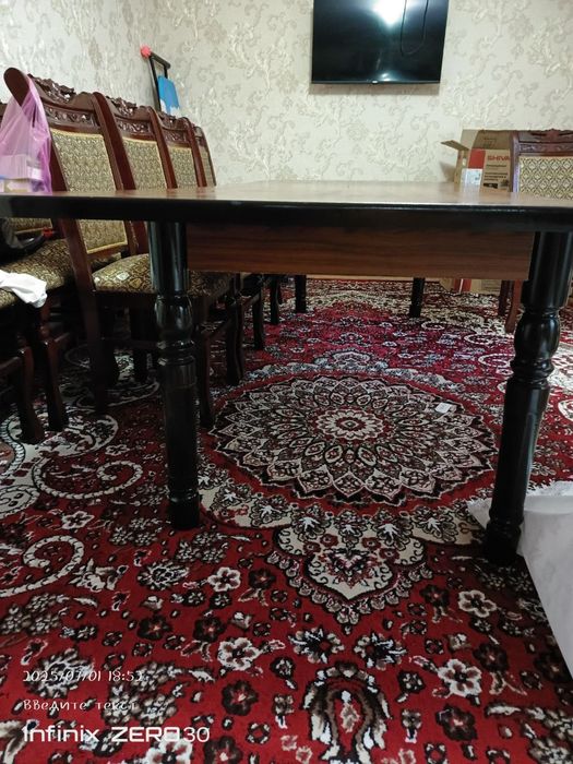 Zal uchun stol stullar