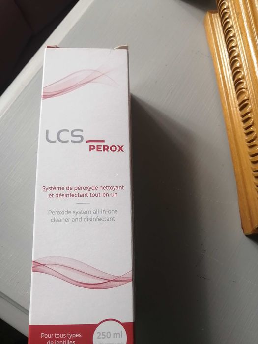 Soluție pentru curățat lentile de contact LCS