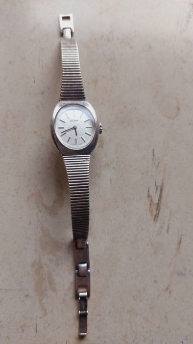 Сребърен швейцарски механичен дамски часовник Rowi