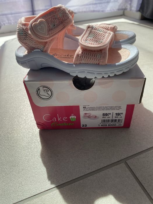 Sandale Cupcake Couture Deichmann marime 22