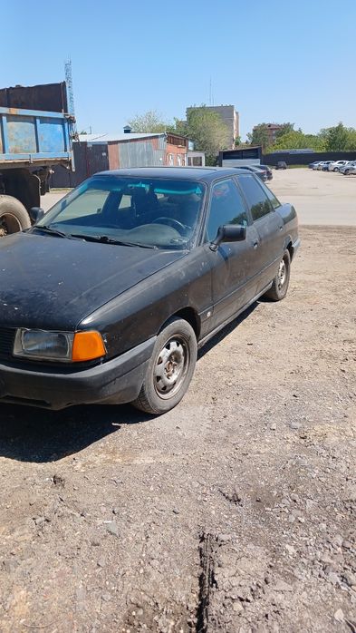 Ауди 80  срочно 450000