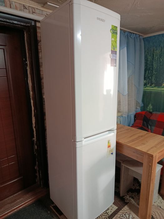 Продам холодильник Веко
