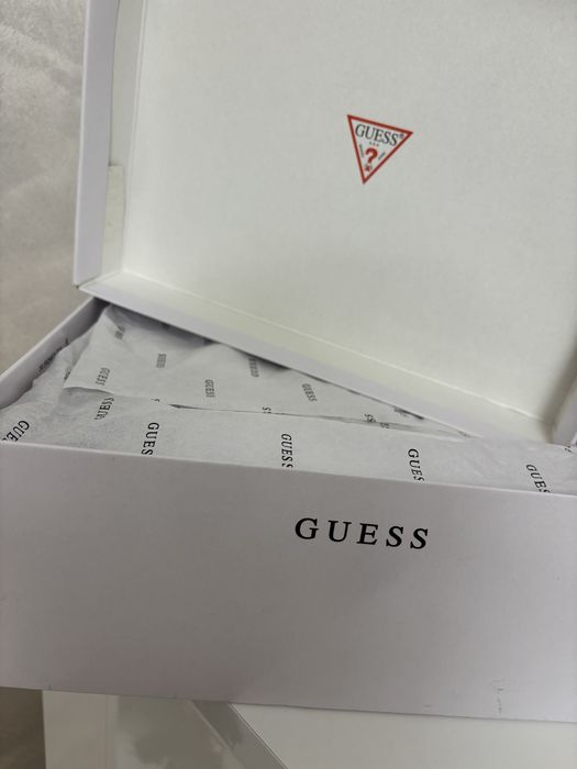 Оригинални обувки Guess