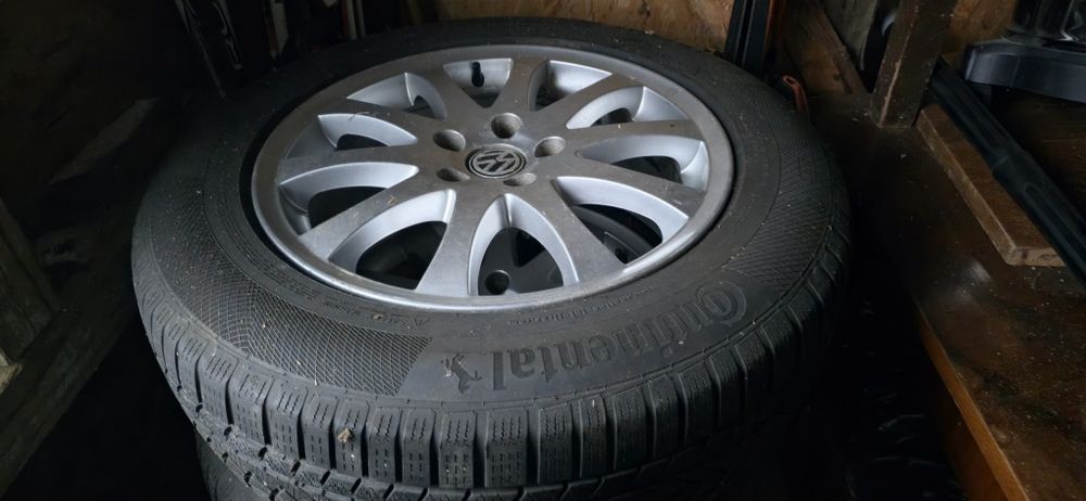 Jante aliaj cu anvelope de iarnă Continental 215/65/17 VW 4500 lei