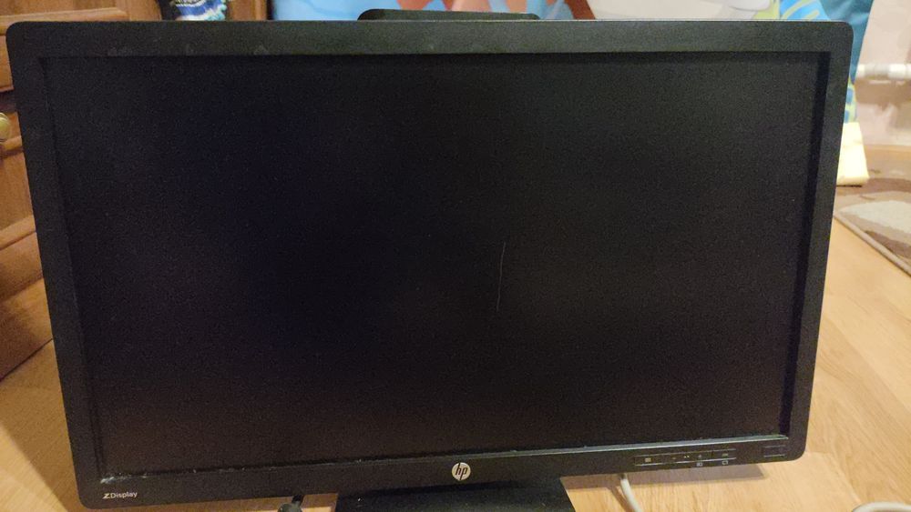 Монитор HP ZDisplay 22" FullHD IPS - царапина, цена снижена