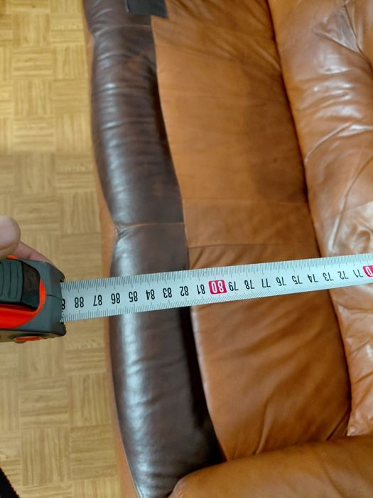 Диван кожанный из дерева