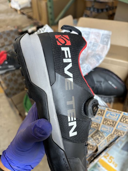 Pantofi ciclism nr 46