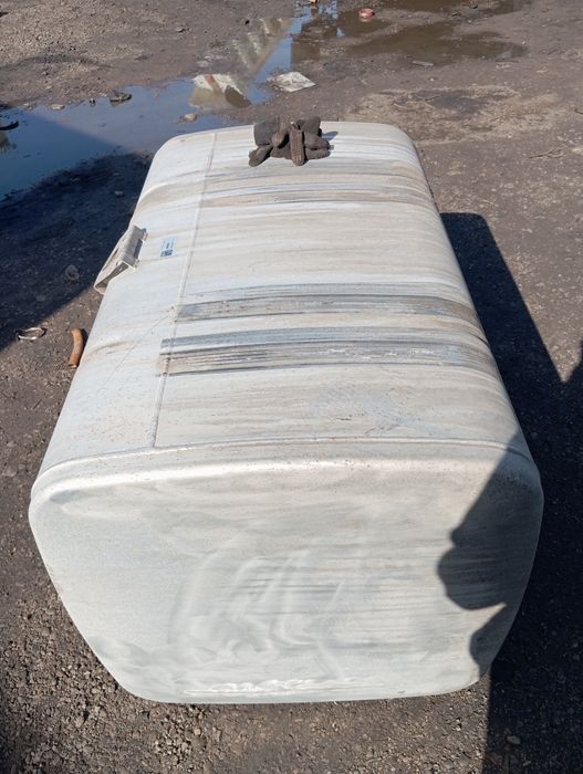 Бак дизельный сотилади