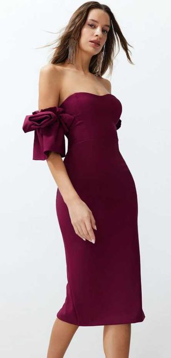 Стилна рокля Trendyol подходяща за Коледа и Нова Година