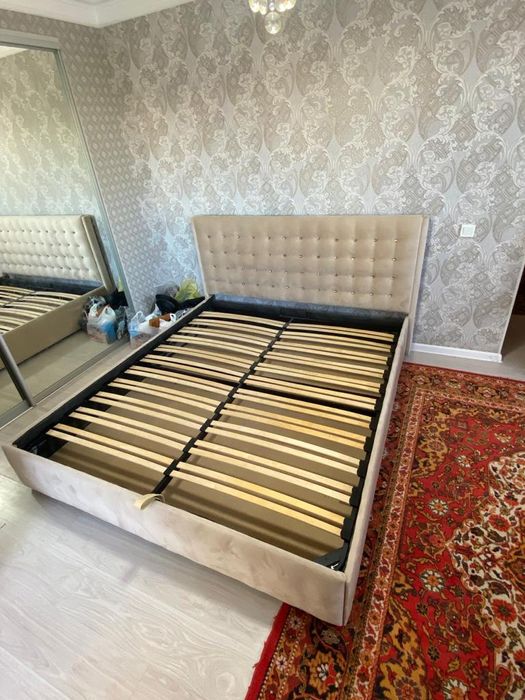 Двух спальняя кровать