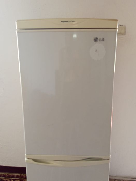 холодильник LG. ...