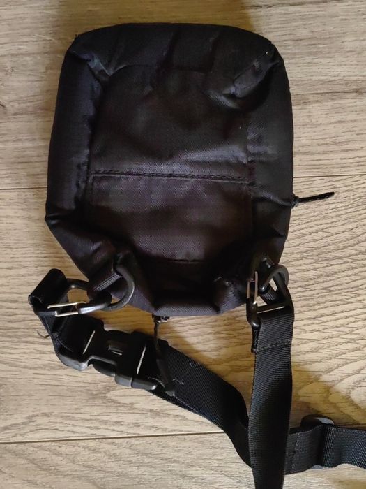 pantaloni Mammut marime 46 și borseta mammut