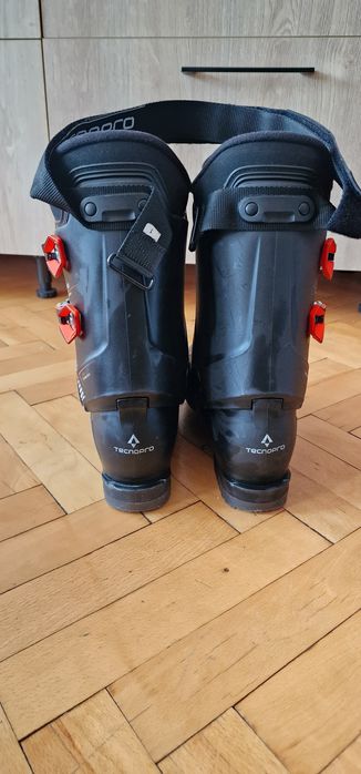 Продавам ски обувки