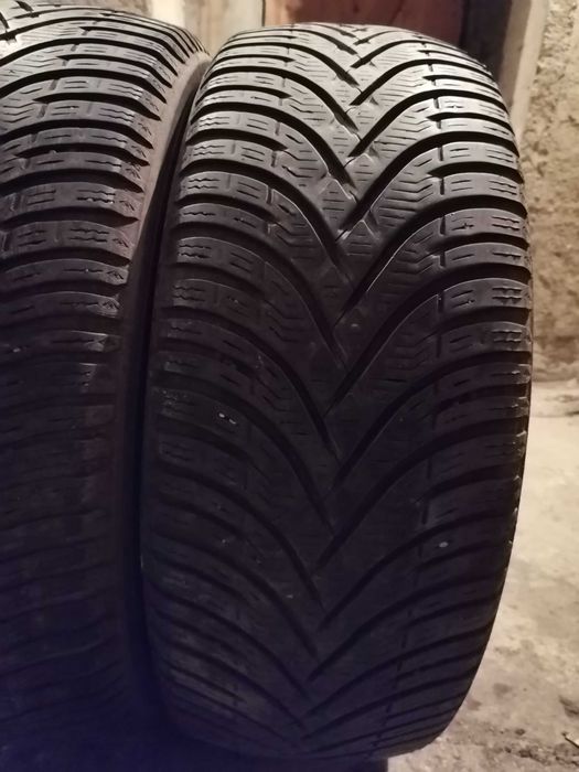 Продавам 2 броя зимни гуми 205.55.16 на 1 сезон дот 2019 Kleber