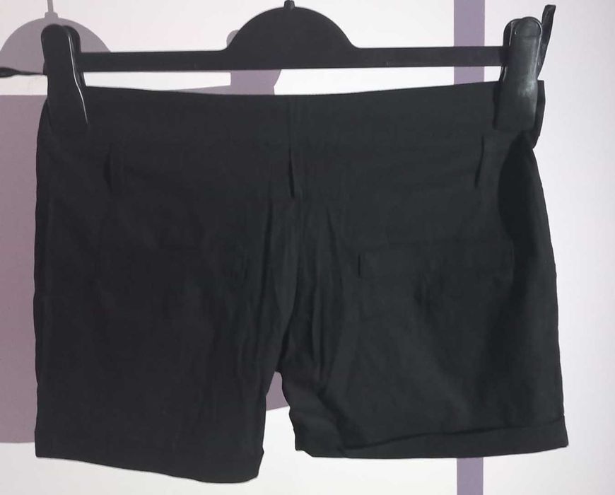 Pantaloni White Wismox scurti, pentru femei, marimea 38 Aproape noi!