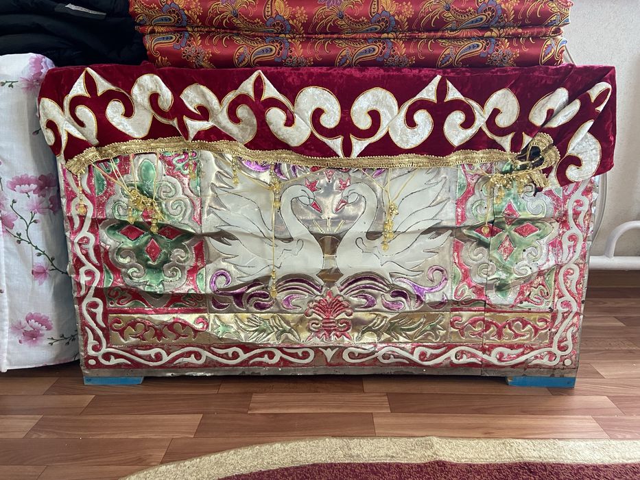 Спальный мебель срочно!