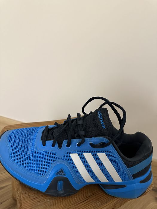 Продам кроссовки для тенниса