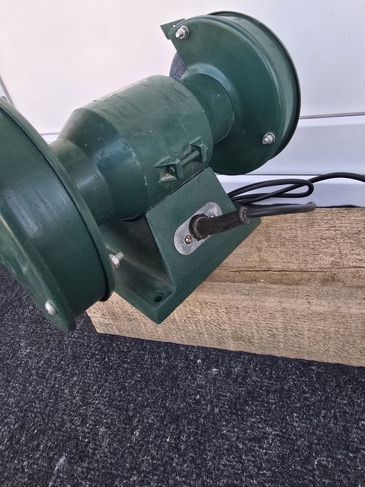 Polizor de banc foarte bu