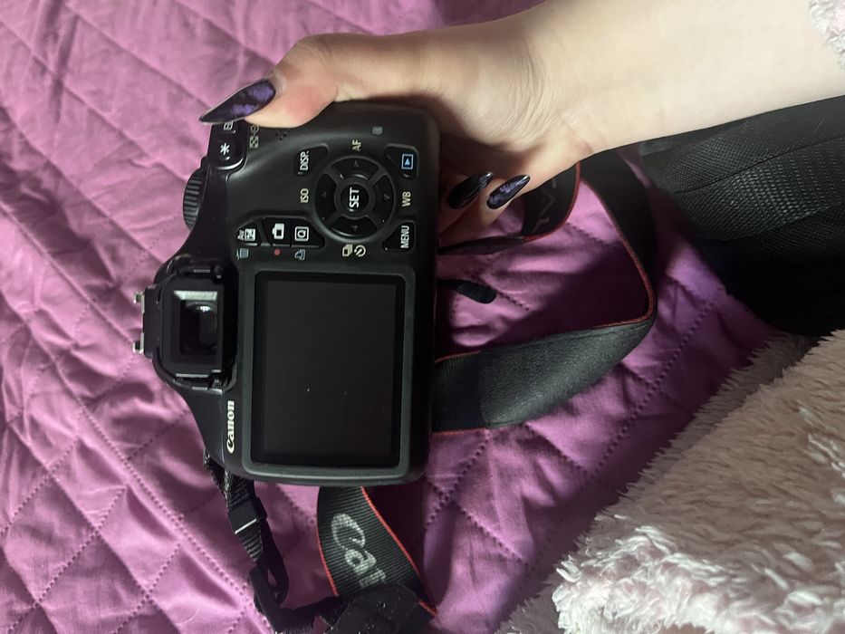 Vand Canon 1100D