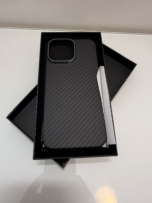 Huse Carbon Kevlar Iphone 16 Pro max cu magsafe