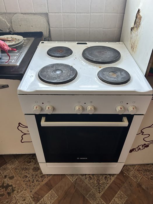 Продам электроплиту Бош
