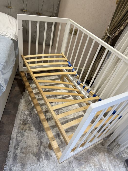 Детская кроватка. С функцией самокачания