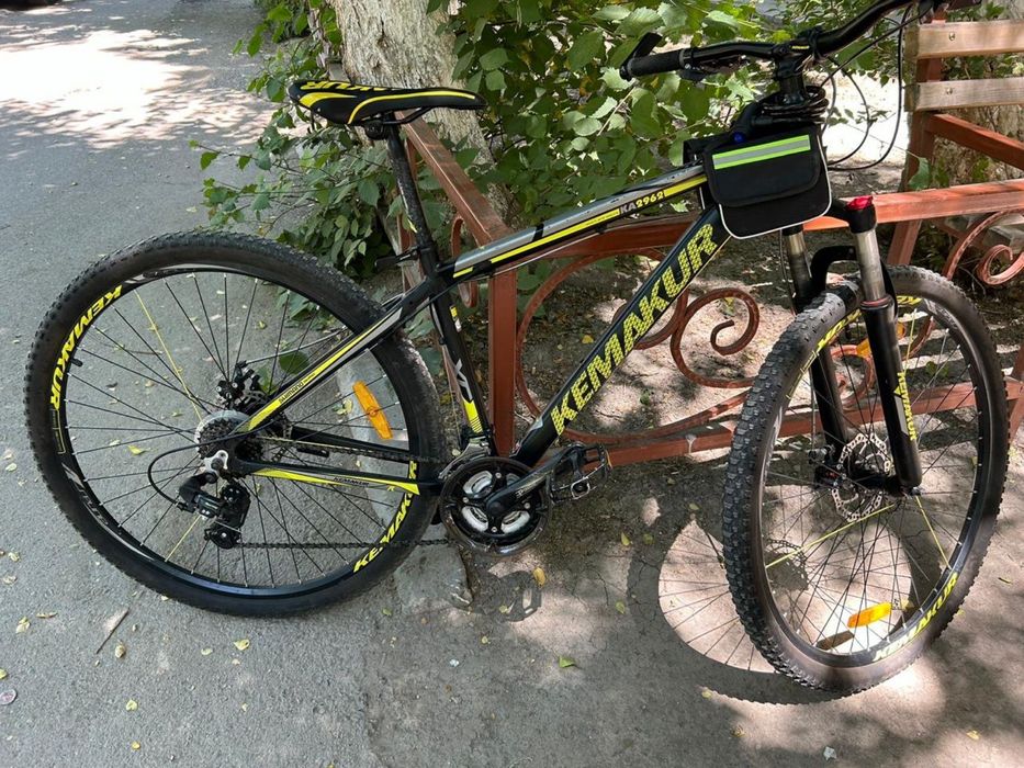 продам отличный велик, катались на нём всего месяц