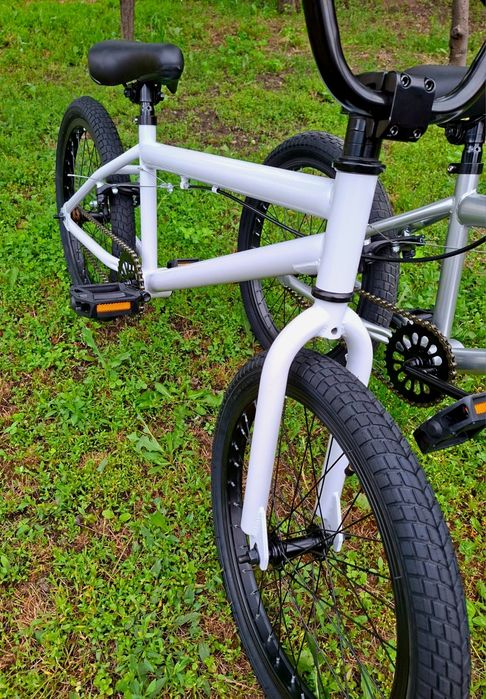 Велосипед BMX tourfun(в подарок 4 пеги и наклейки)