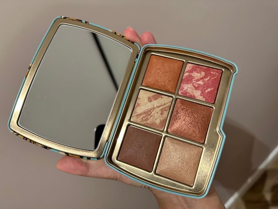 Hourglass Tiger lightening palette румяна бронзер хайлайтер