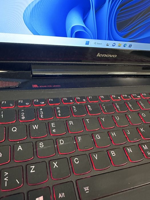 Laptop gaming Lenovo I5, 16GB ,Nvidia GTX funcționează foarte bine