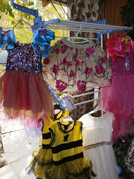 Продам нарядные платья от 2 лет до 8лет