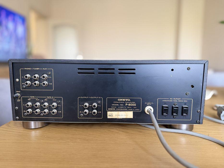 Onkyo P-8000 стерео предусилвател