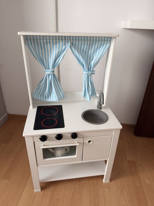 Bucatarie din lemn pt copii