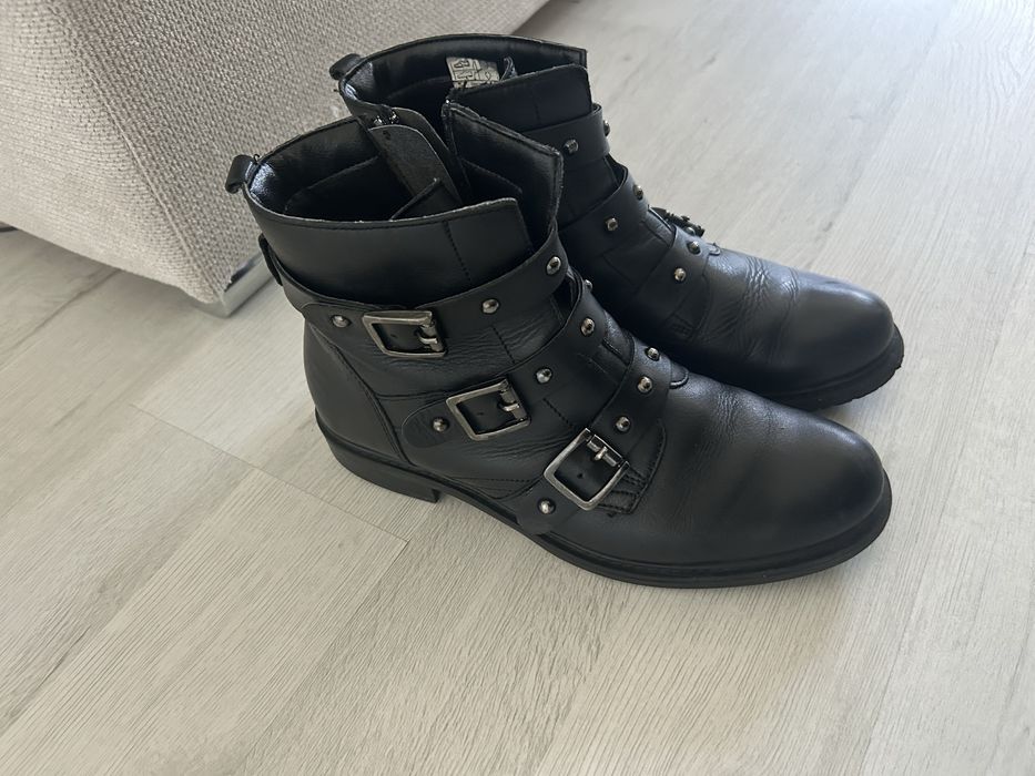 Ghete Benvenuti din piele