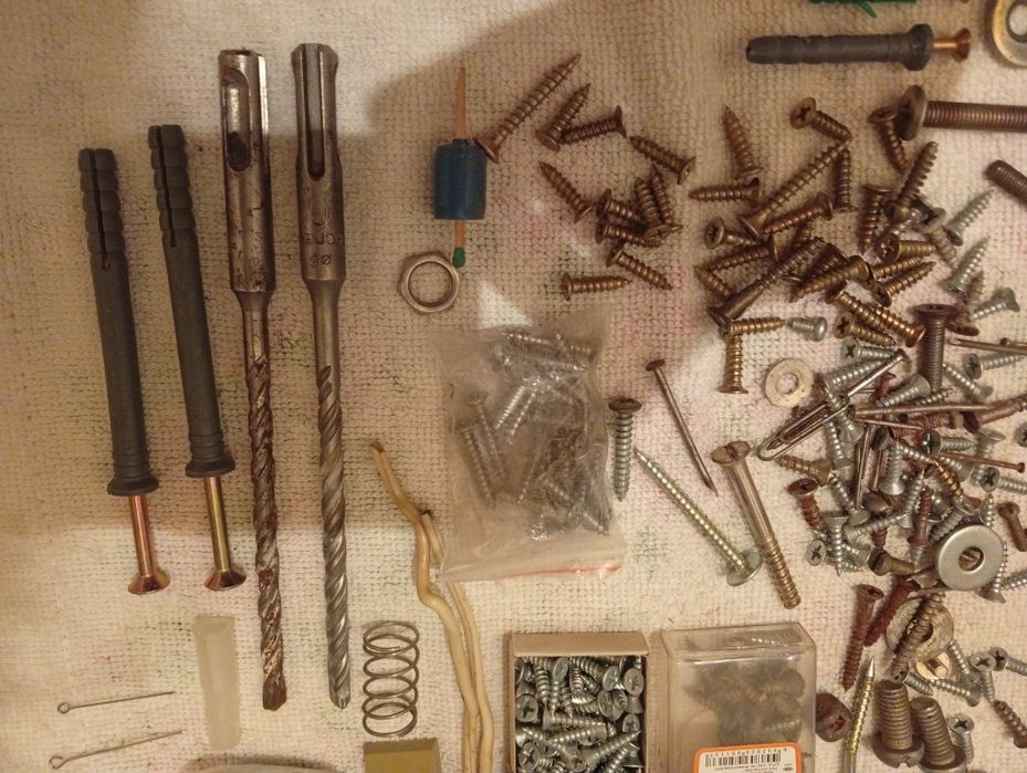 Шурупы, гвозди, дюбель