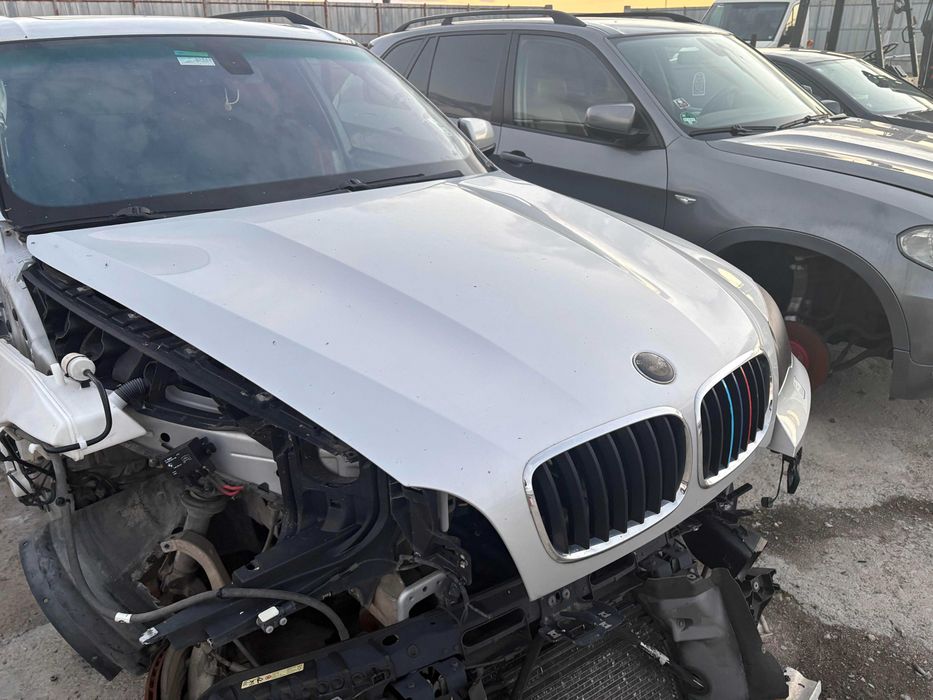 Преден капак бмв е70 bmw e70
