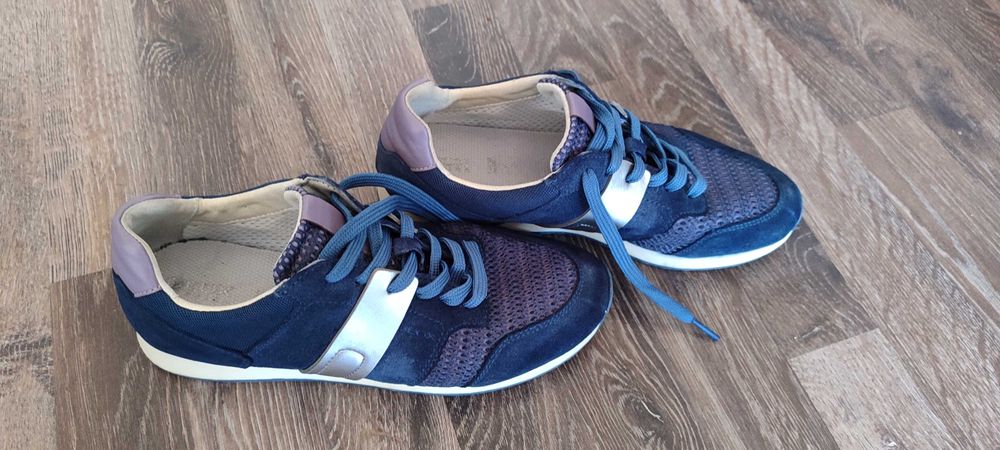 Маратонки Geox номер 38