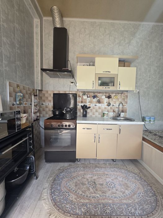 Кибрай тумани Ункӯргон маҳалласида 6 сотих 4 хона  уй сотилади.