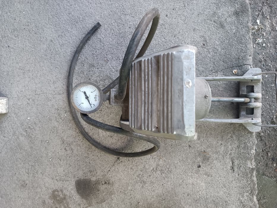 Продам ножной насос