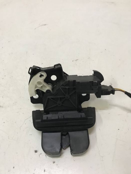 Broasca inchidere haion portbagaj Audi A4 B7 Break combi Avant