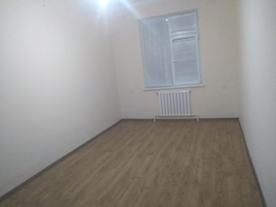 2 xonali kvartira sotiladi. Zoʻr lakatsiyada Navoiy koʻchasida