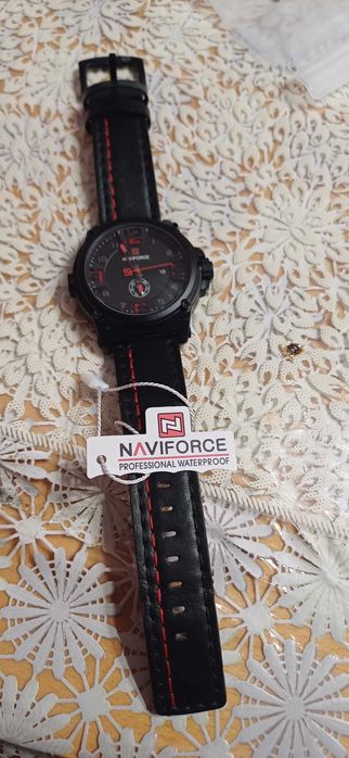 Продавам нов луксозен мъжки часовник