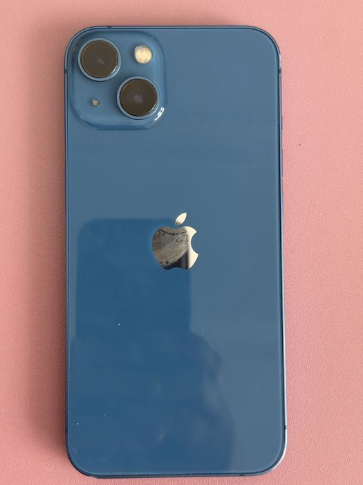 Срочно продам в отличном состоянии Iphone 13