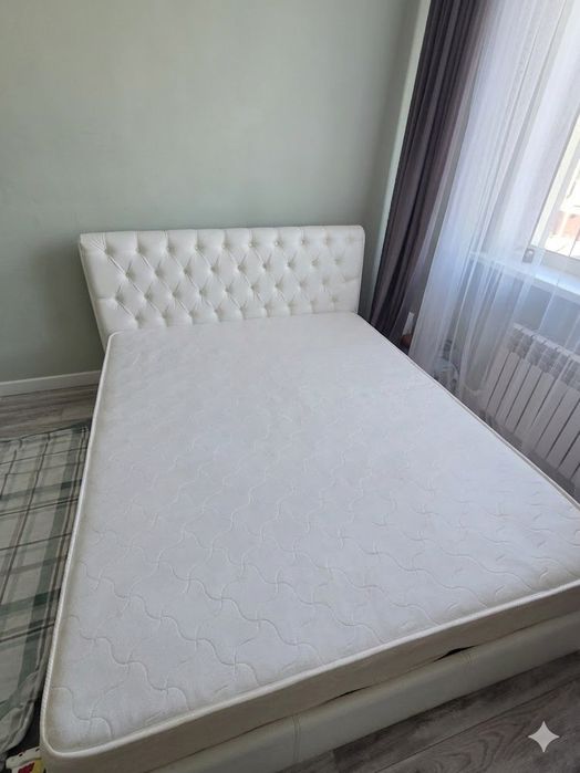 Кровать двухспальная