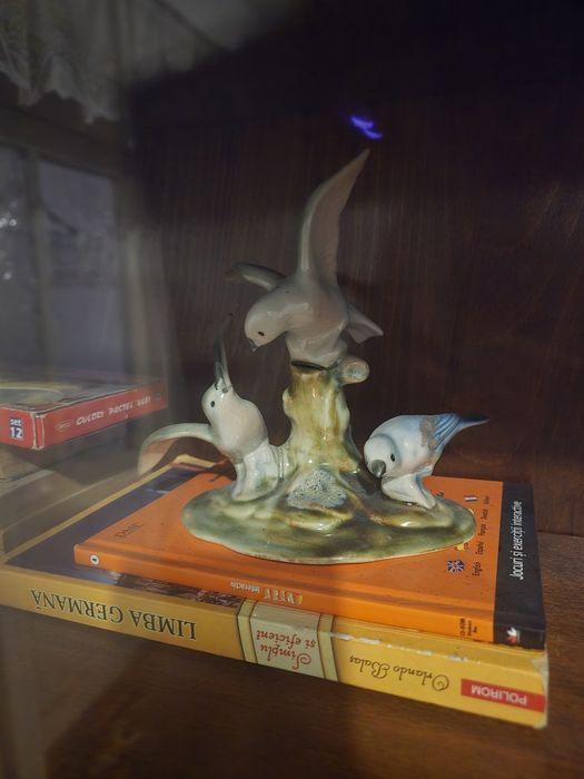 Vând bibelouri vechi